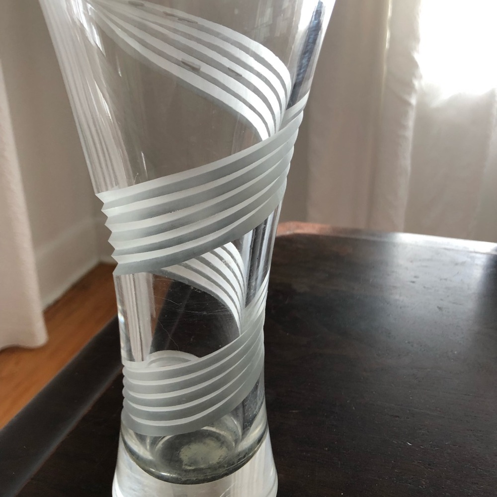 Mikasa vase 9”